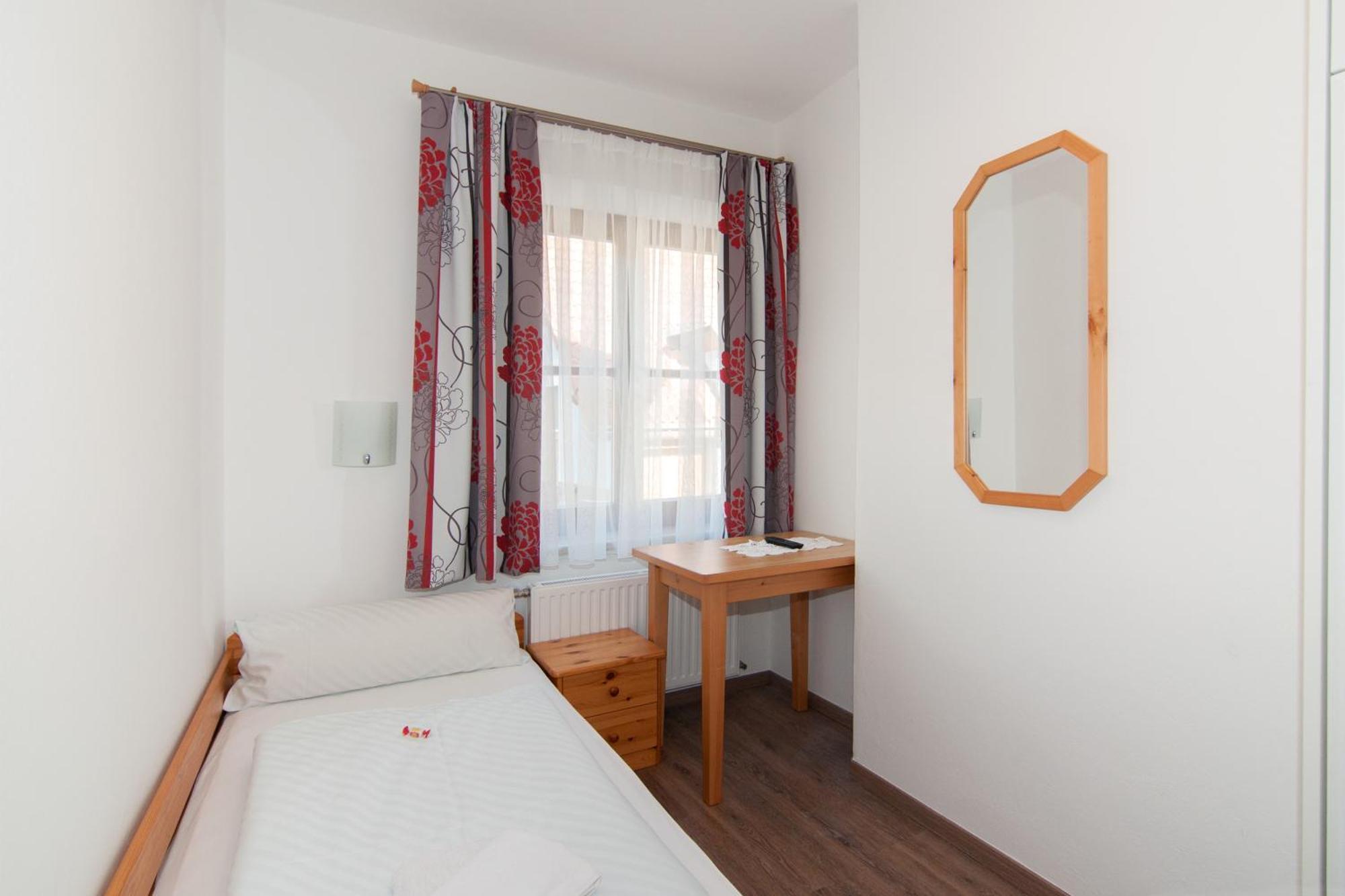 Restaurant - Cafe - Pension Hassler Berg im Drautal Luaran gambar