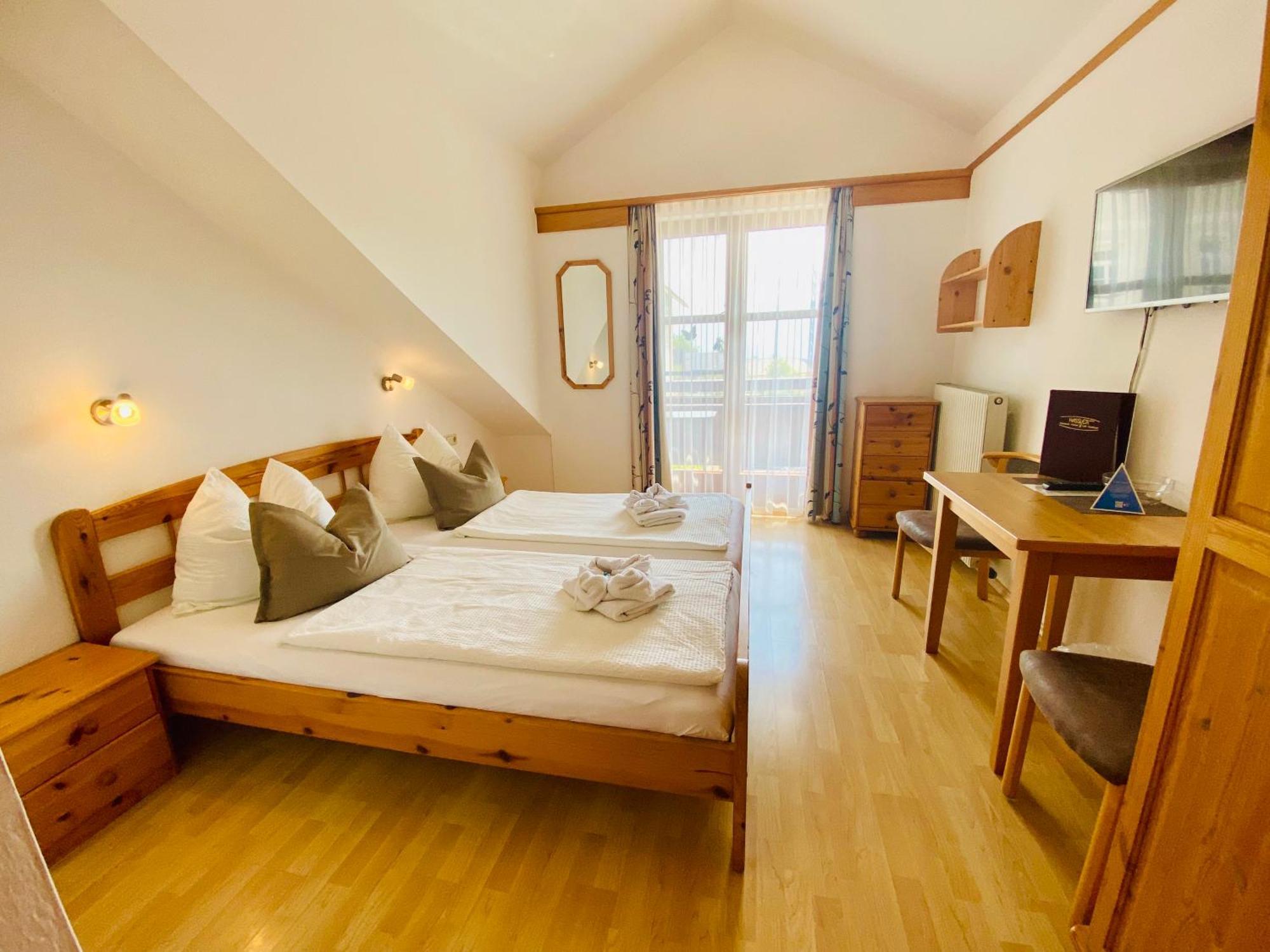 Restaurant - Cafe - Pension Hassler Berg im Drautal Luaran gambar