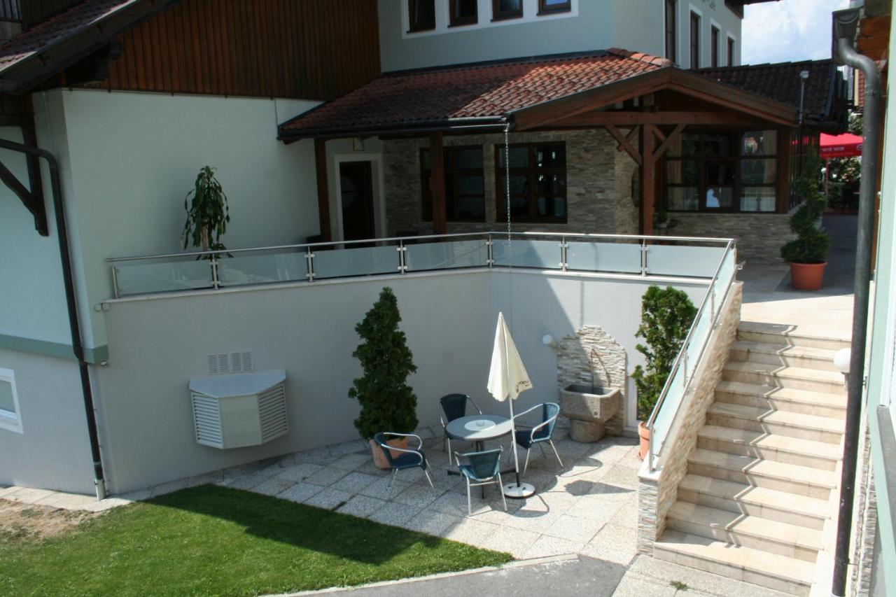 Restaurant - Cafe - Pension Hassler Berg im Drautal Luaran gambar