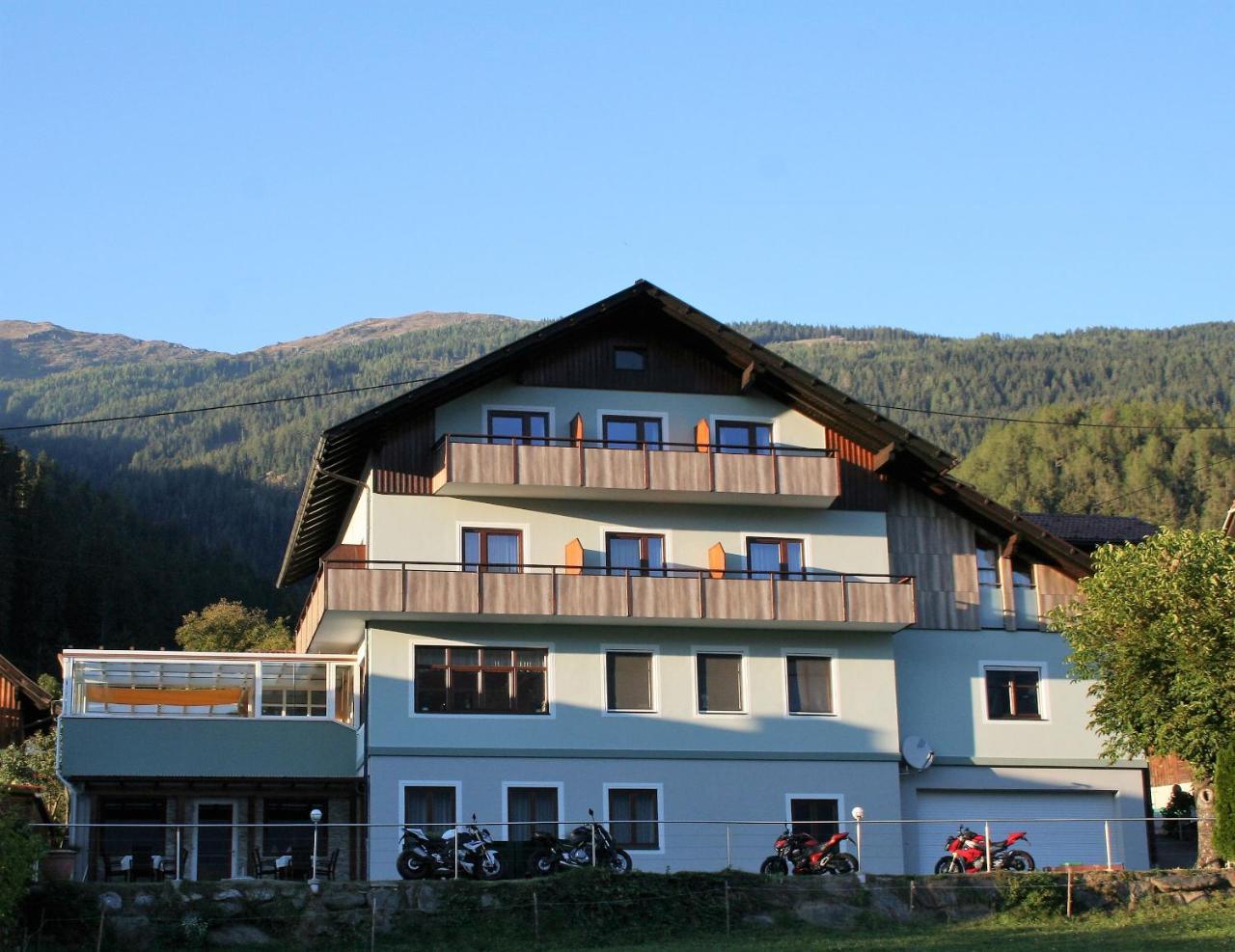 Restaurant - Cafe - Pension Hassler Berg im Drautal Luaran gambar